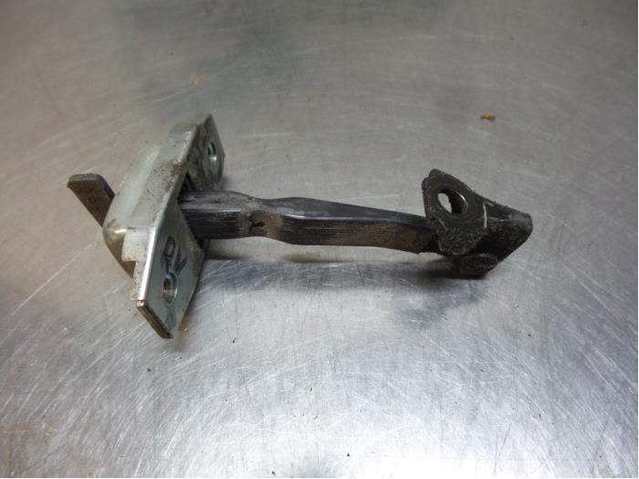 Butée 4portes avant droite d'un Toyota Yaris (Yaris 1 00-), Autos : Pièces & Accessoires, -, Toyota, Utilisé, -