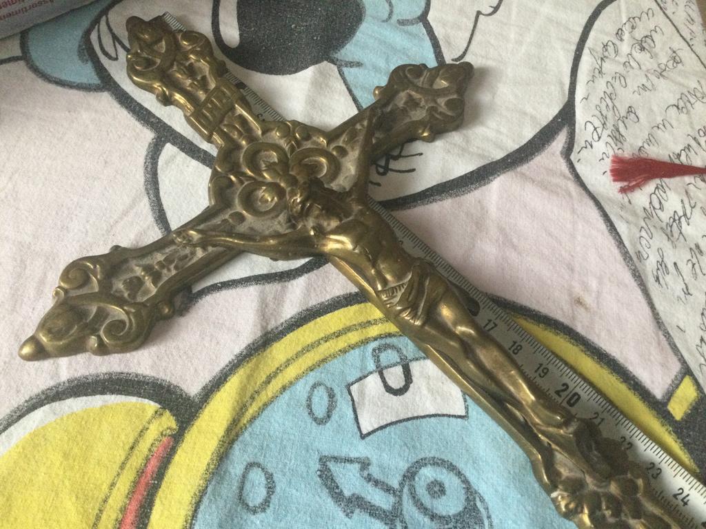 Croix vintage, Utilisé