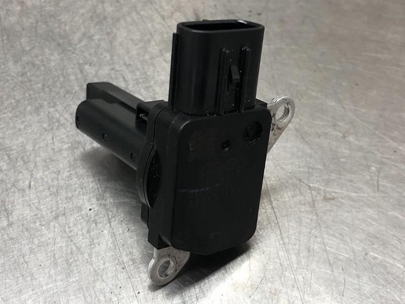 DÉBITMÈTRE Toyota RAV4 (A4) (|222040V020|VN1974005380|), Autos : Pièces & Accessoires, Autres pièces automobiles, Toyota, Utilisé