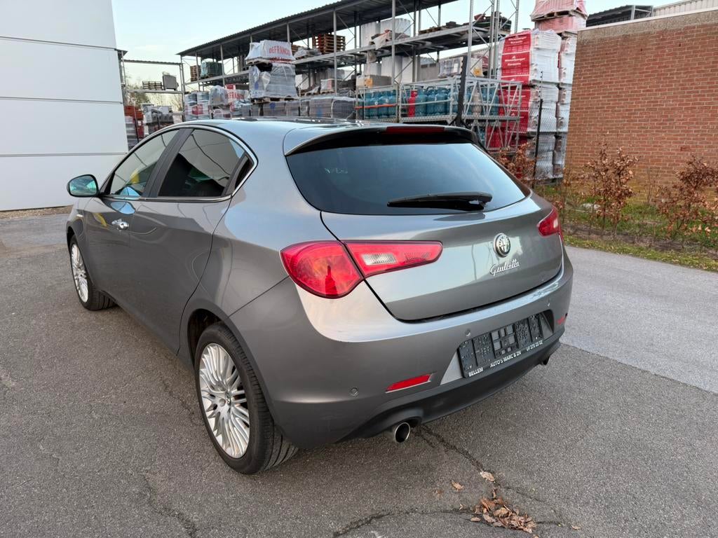 Alfa Romeo Giulietta 2.0 diesel 125 Kw,Bj 2012,Automaat, Auto's, Alfa Romeo, Euro 5, Leder, 5 deurs, Parkeersensor