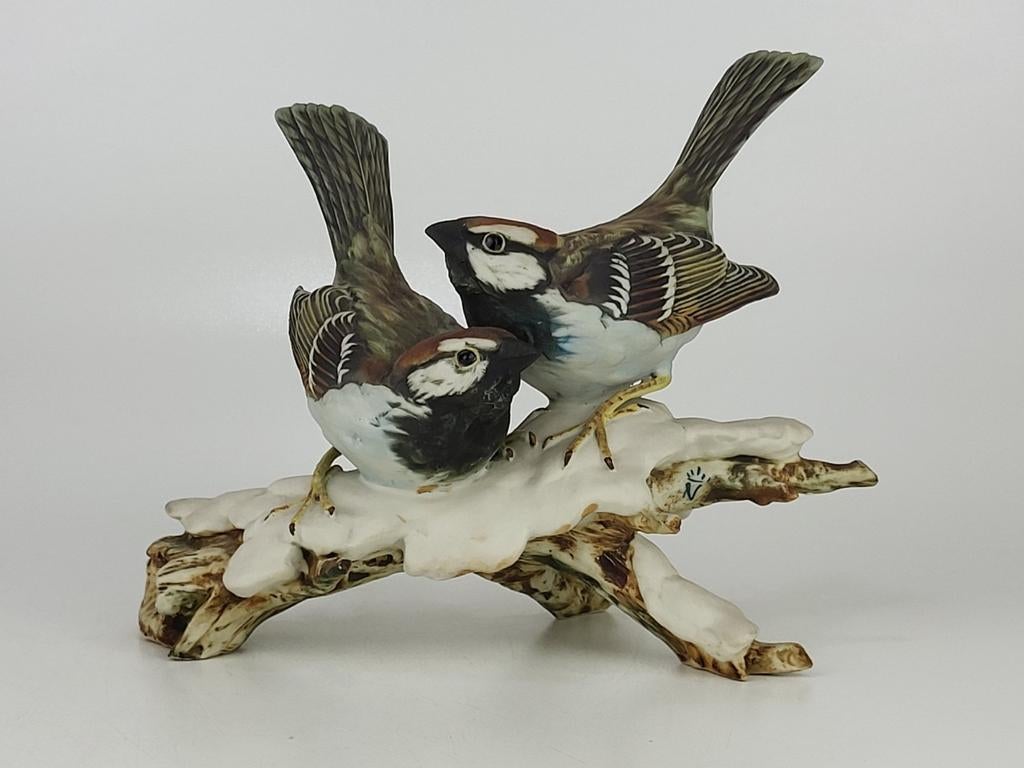 Twee mussen op een besneeuwde tak - Capodimonte, Ophalen of Verzenden