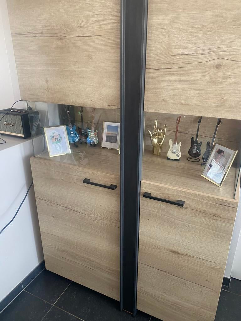 Kast van gebleekt eik met verlichting, Huis en Inrichting, Ophalen, Zo goed als nieuw