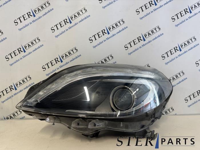 Koplamp links van een Mercedes B-Klasse, Gebruikt, -, Ophalen of Verzenden, -