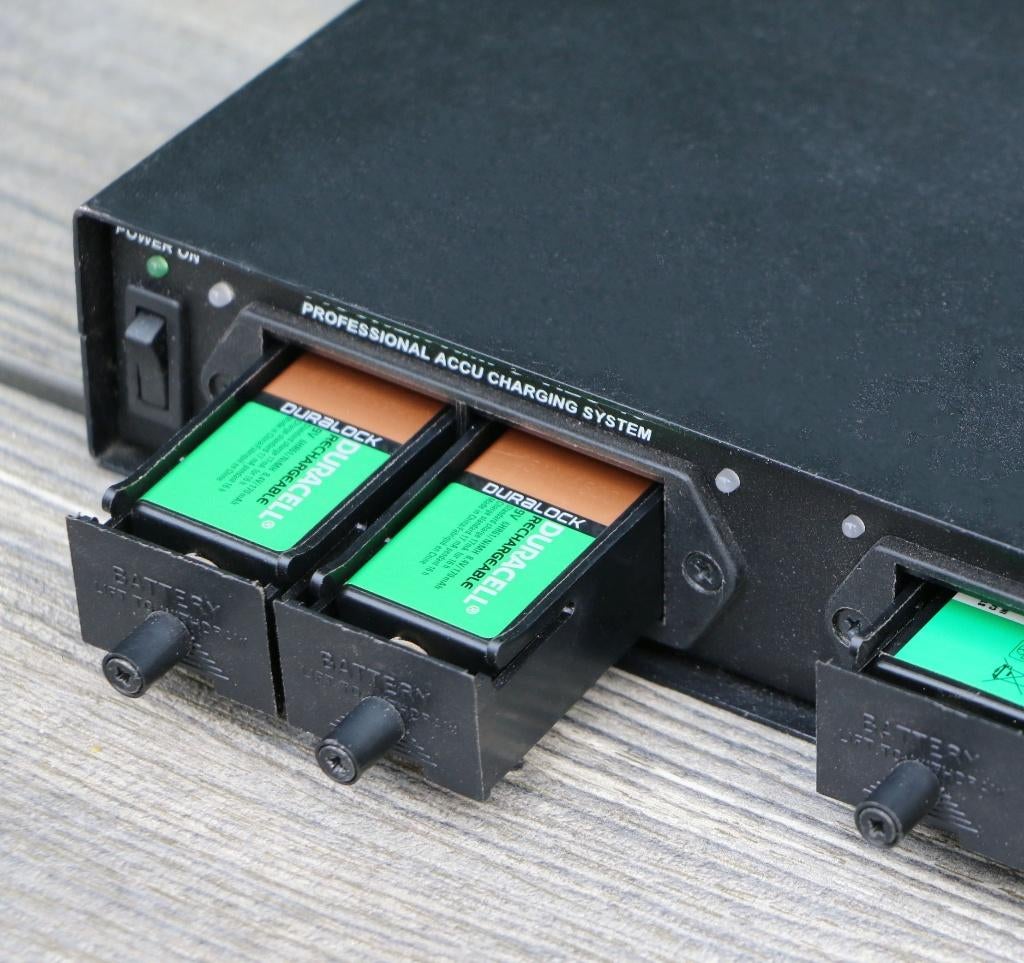 Fischer Amps 4x 9V Battery Charger Professioneel, Audio, Tv en Foto, Opladers, Ophalen, Zo goed als nieuw