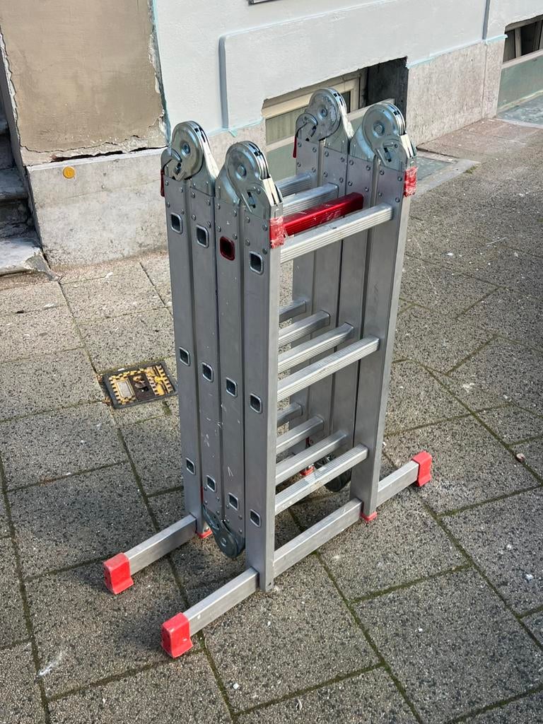 Polyvalente Ladder. Hoge kwaliteit en compact, Doe-het-zelf en Bouw, Ladders en Trappen, Ophalen, Zo goed als nieuw, Ladder