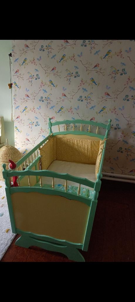 Vintage babybedje + bedrand Trixie baby, Kinderen en Baby's, Babywiegjes en Ledikanten, Ophalen, Zo goed als nieuw, Ledikant