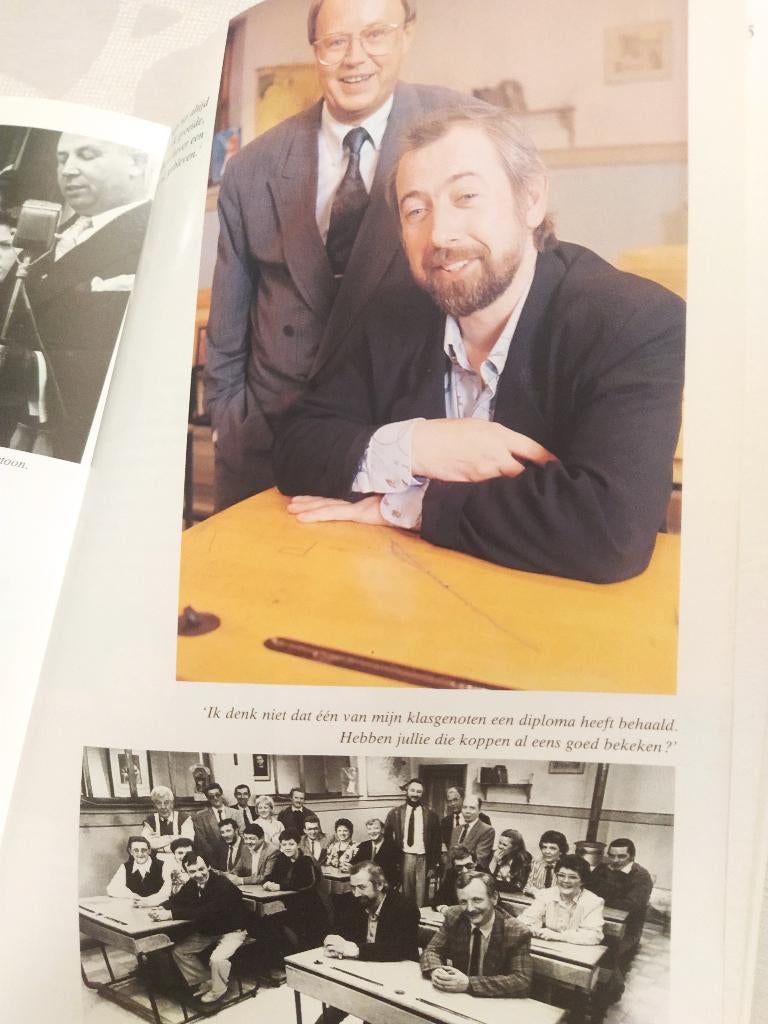 boek: klasgenoten/Manu Adriaens, Boeken, Ophalen of Verzenden, Gelezen, Tv-serie