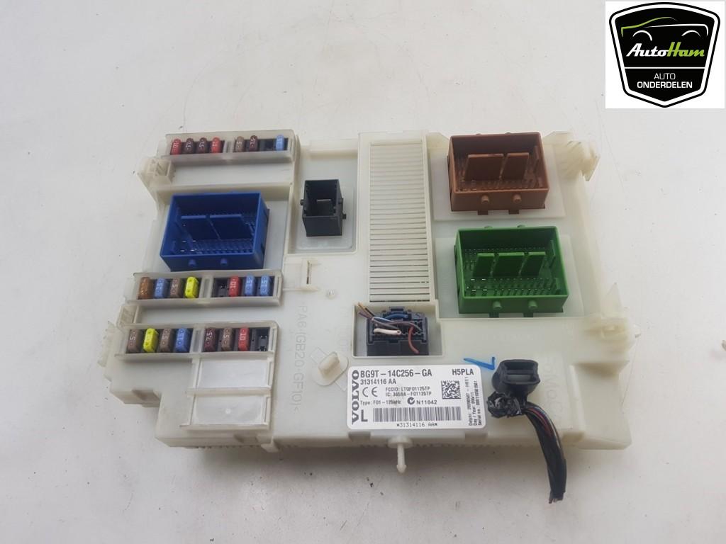 BOITIER FUSIBLES Volvo S60 II (FS) (01-2010/12-2018), Utilisé, Volvo