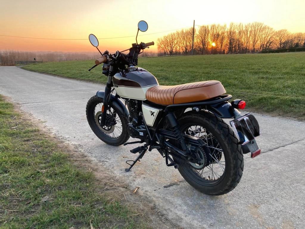 Moto 125 cc Brixton, Motoren, Ophalen