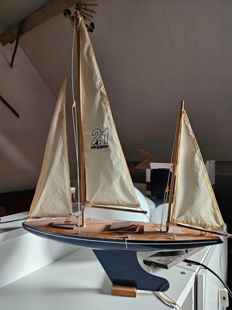 Zeilboot modelbouw, Ophalen