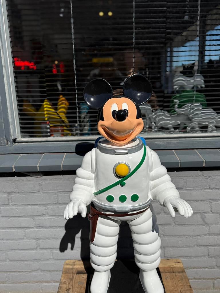 Mickey Mouse beeld als Astronaut, Ophalen, Mickey Mouse, Zo goed als nieuw, Beeldje of Figuurtje