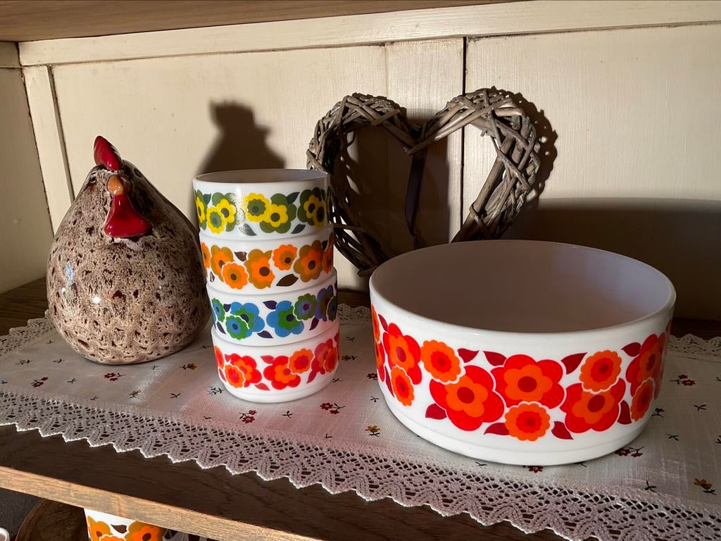 Arcopal Lotus - Set Dessertkommetjes en grote Schaal, Huis en Inrichting, Keuken | Servies, Ophalen of Verzenden, Glas, Bord(en)