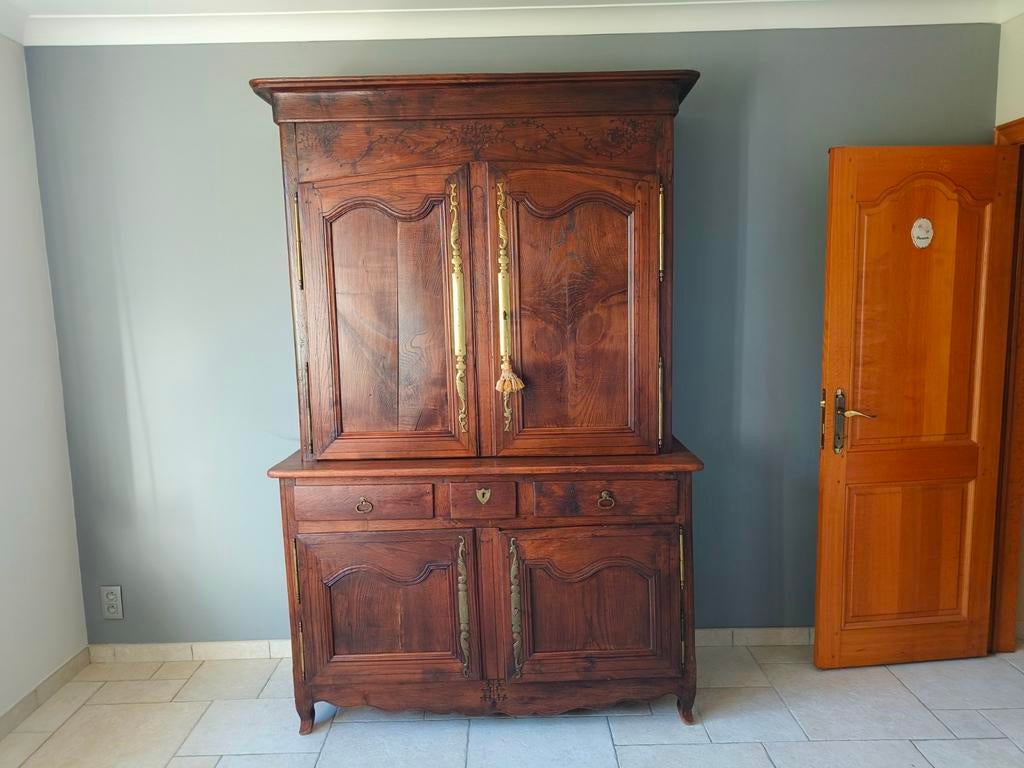 Très beau buffet deux-corps ancien Louis XV, Enlèvement