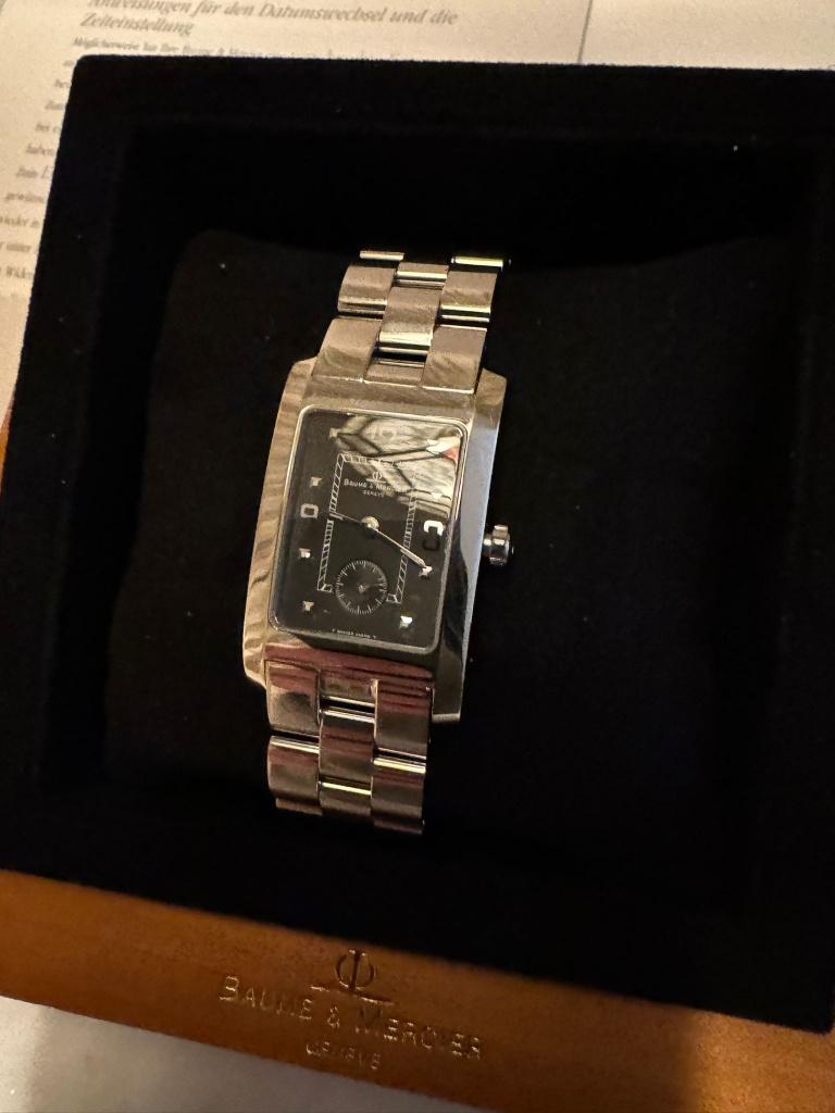 Zwitsers Horloge Baume et Mercier Hampton zwarte wijzerplaat, Bijoux, Sacs & Beauté, Montres | Hommes, Comme neuf, Montre-bracelet
