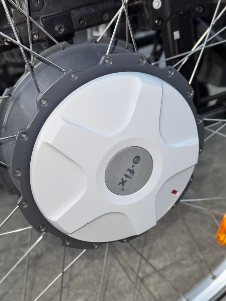 fauteuil roulant Invacare avec assistance électrique e-fix, Divers, Enlèvement ou Envoi, Pliant, Comme neuf, Fauteuil roulant électrique