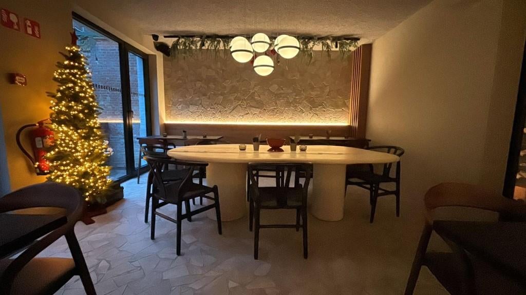 Organische mortex eettafel, Ophalen, 200 cm of meer, 50 tot 100 cm, Zo goed als nieuw