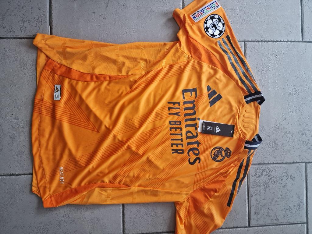 Maillot signé Mbappe real Madrid avec certificat coa, Sports & Fitness, Football, Enlèvement ou Envoi, Neuf, Maillot