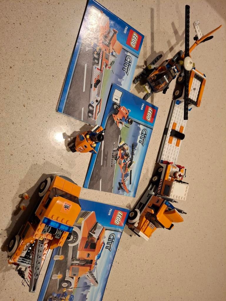 Lego City 7686 en 7638 depannage-teams, Kinderen en Baby's, Speelgoed | Duplo en Lego, Ophalen of Verzenden, Zo goed als nieuw