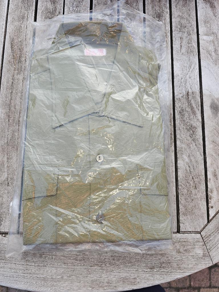 Chemise Abl maintenant 1966 taille 43, Collections, Objets militaires | Général, Enlèvement ou Envoi, Armée de terre, Vêtements ou Chaussures