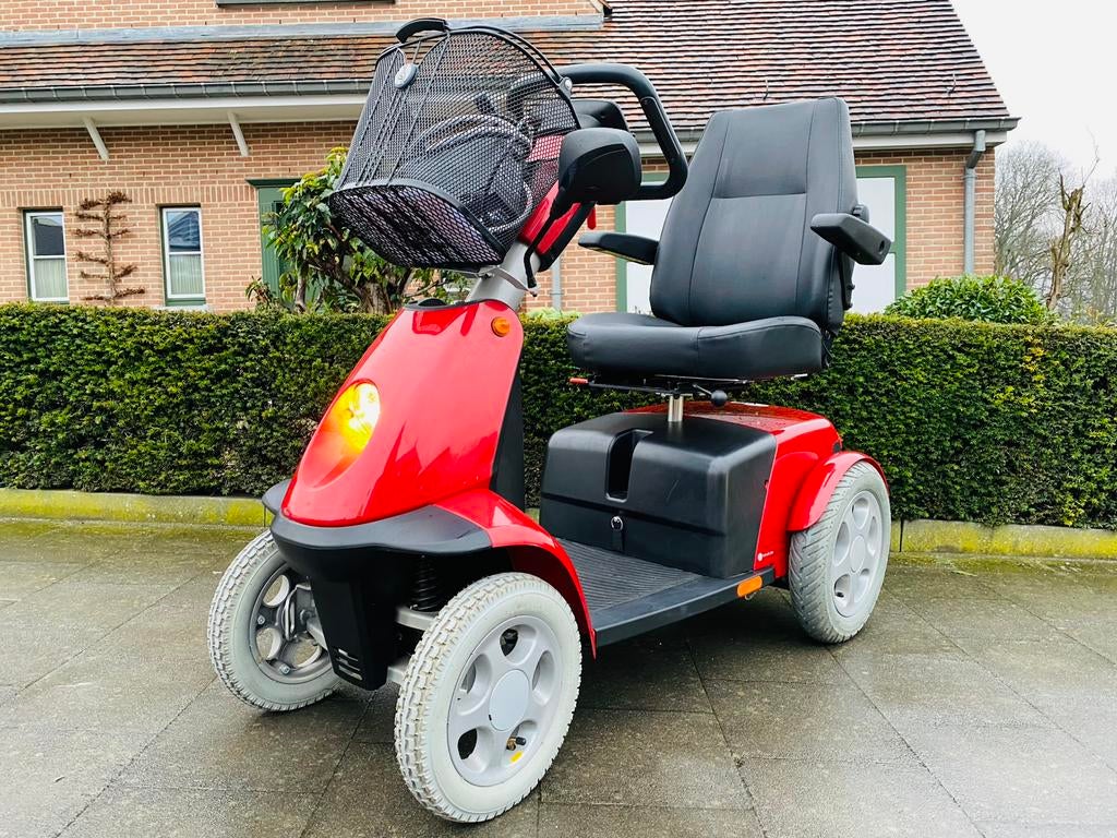 Voiturtte électrique 4 roues TROPHY 6 - Scootmobiel PMR, Divers, Chaises roulantes, Enlèvement ou Envoi, Pliant, Comme neuf, Fauteuil roulant électrique