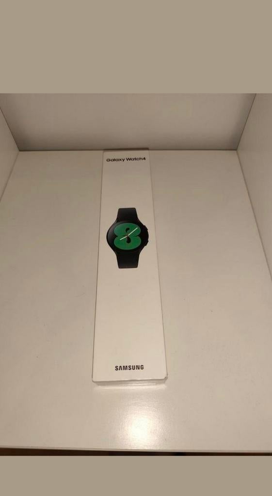 Samsung Galaxy Watch 4 Zwart Werkt perfect + Oplader, Handtassen en Accessoires, Smartwatches, Ophalen, Zwart
