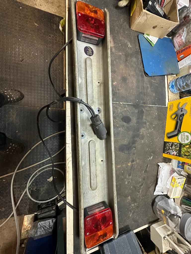 Lichtbalk, Ophalen, Zo goed als nieuw