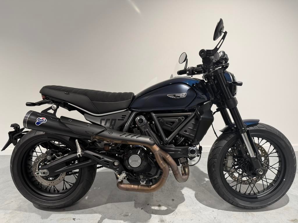 Ducati Scrambler Nightshift 05/2025, 7129km, 2 cilinders, Sportuitlaat, Bedrijf