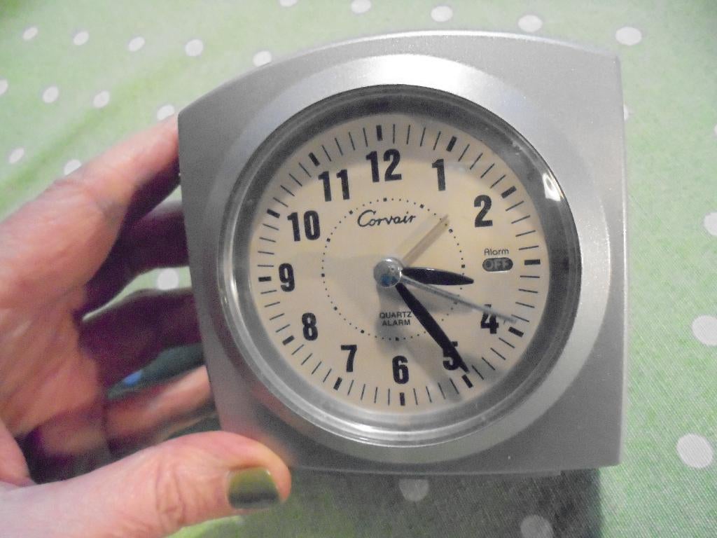 Analoge klokwekker "Corvair"  Quartz met lampje, Huis en Inrichting, Woonaccessoires | Overige, Gebruikt, Ophalen of Verzenden