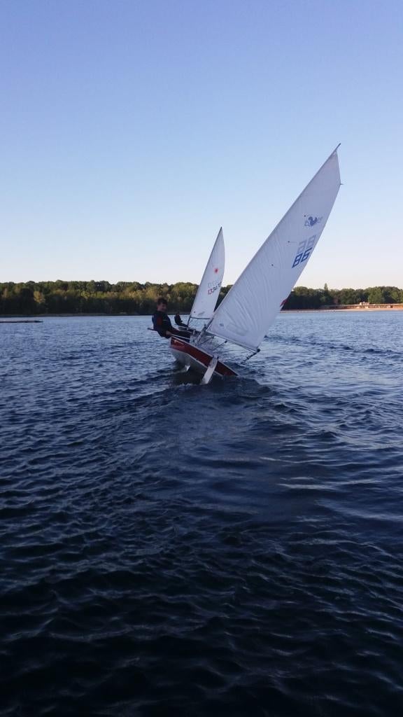 Splash zeilboot, Sports nautiques & Bateaux, Voiliers ouverts, Utilisé, Laser, 3 à 6 mètres, Polyester, Sans moteur, Enlèvement