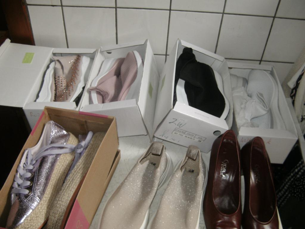 lot van 7 paar schoenen maat 38 en 39 ,, zoo goed als nieuw, Schoenen met lage hakken, Verzenden, Zo goed als nieuw, Rood