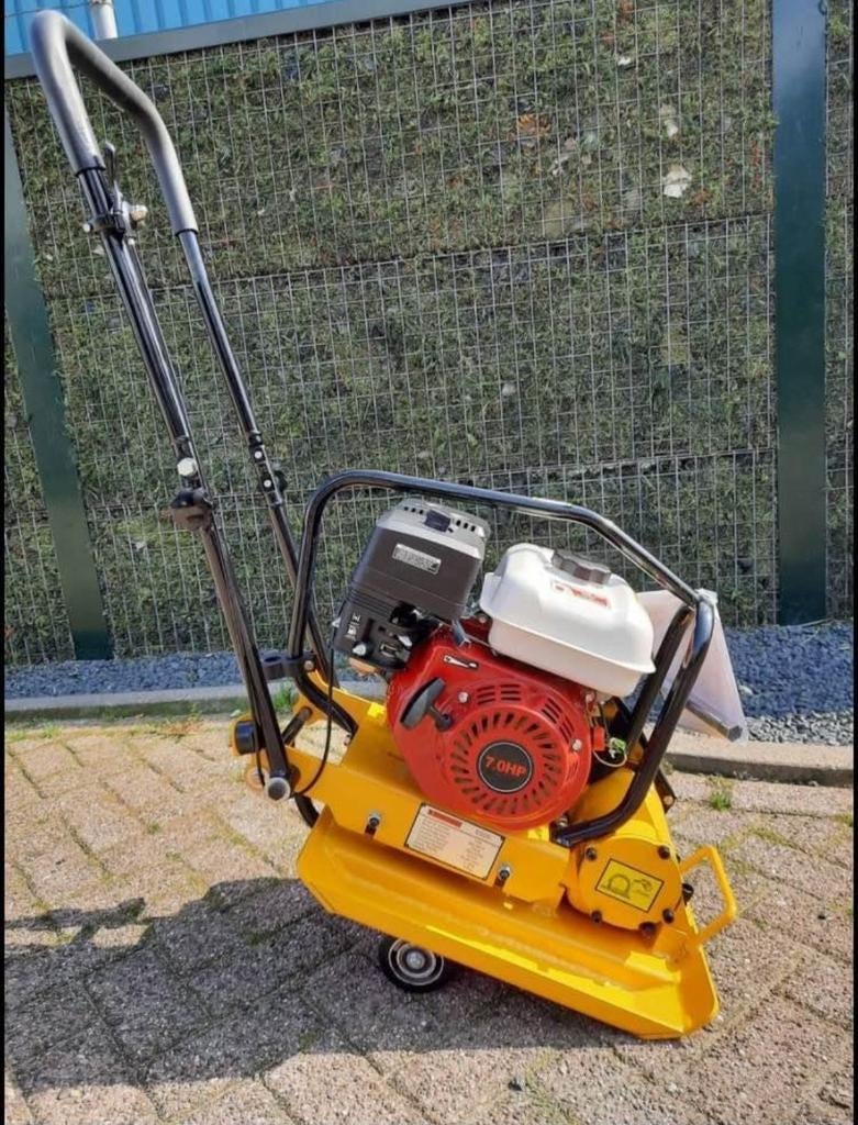 Nieuwe trilplaat met bescherm mat, Tuin en Terras, Overige Tuin en Terras, Nieuw, Ophalen of Verzenden