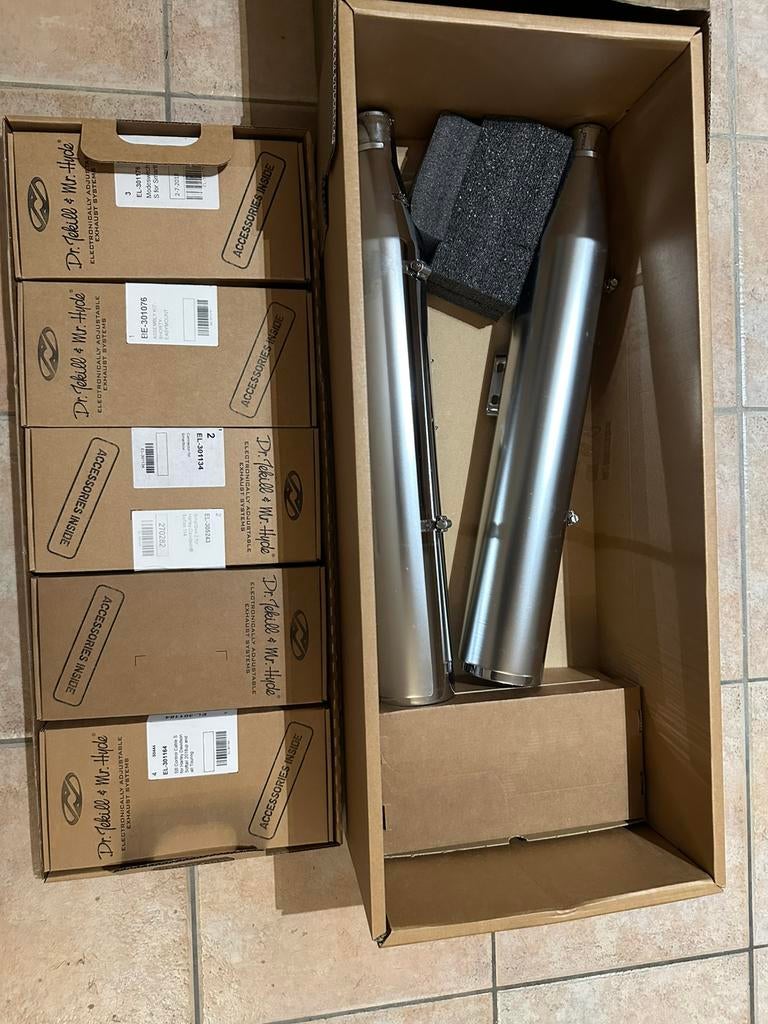 Sortie echappement complete  fat boy 2018/2019, Motos, Enlèvement, Neuf