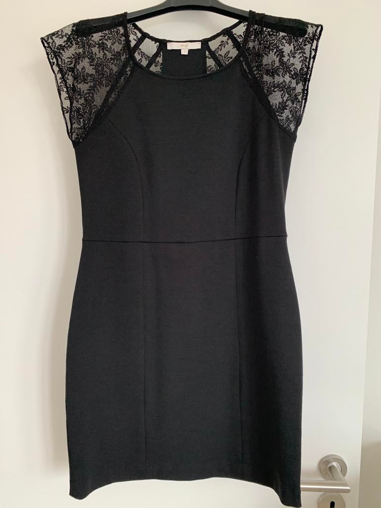 Black dress met kant 36, Kleding | Dames, Jurken, Ophalen of Verzenden, Zo goed als nieuw, Zwart
