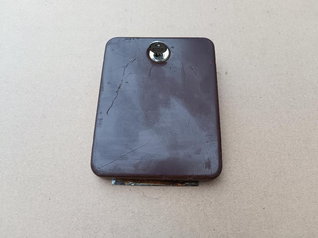 Geld Deur NSM Prestige 160A (1970) jukebox, Envoi