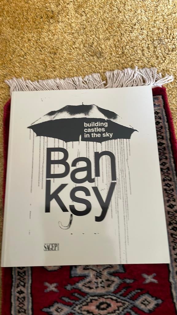 Banksy -building vastleg in the Sky, Ophalen of Verzenden, Zo goed als nieuw