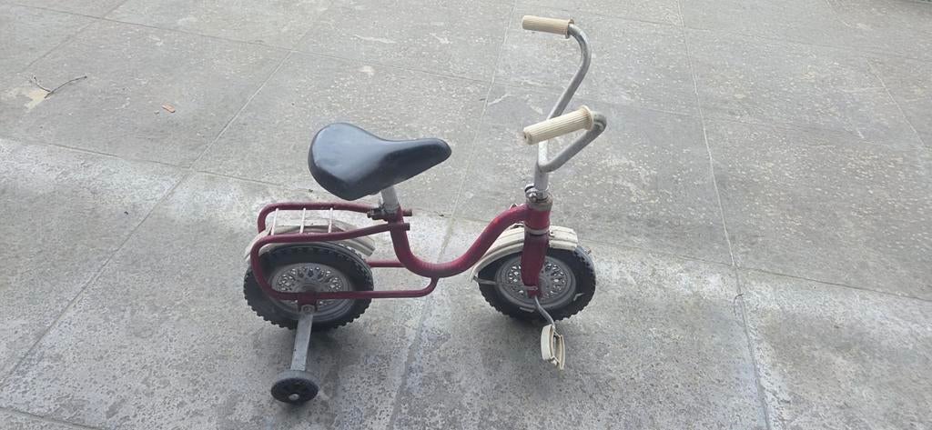 Vintage  eerste kinderfietsje., Kinderen en Baby's, Speelgoed | Buiten | Voertuigen en Loopfietsen, Ophalen