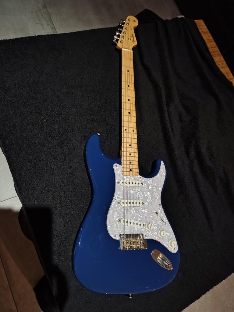 Fender MIJ Stratocaster Hybrid avec gigbag Fend, Musique & Instruments, Instruments à corde | Guitares | Électriques, Enlèvement ou Envoi