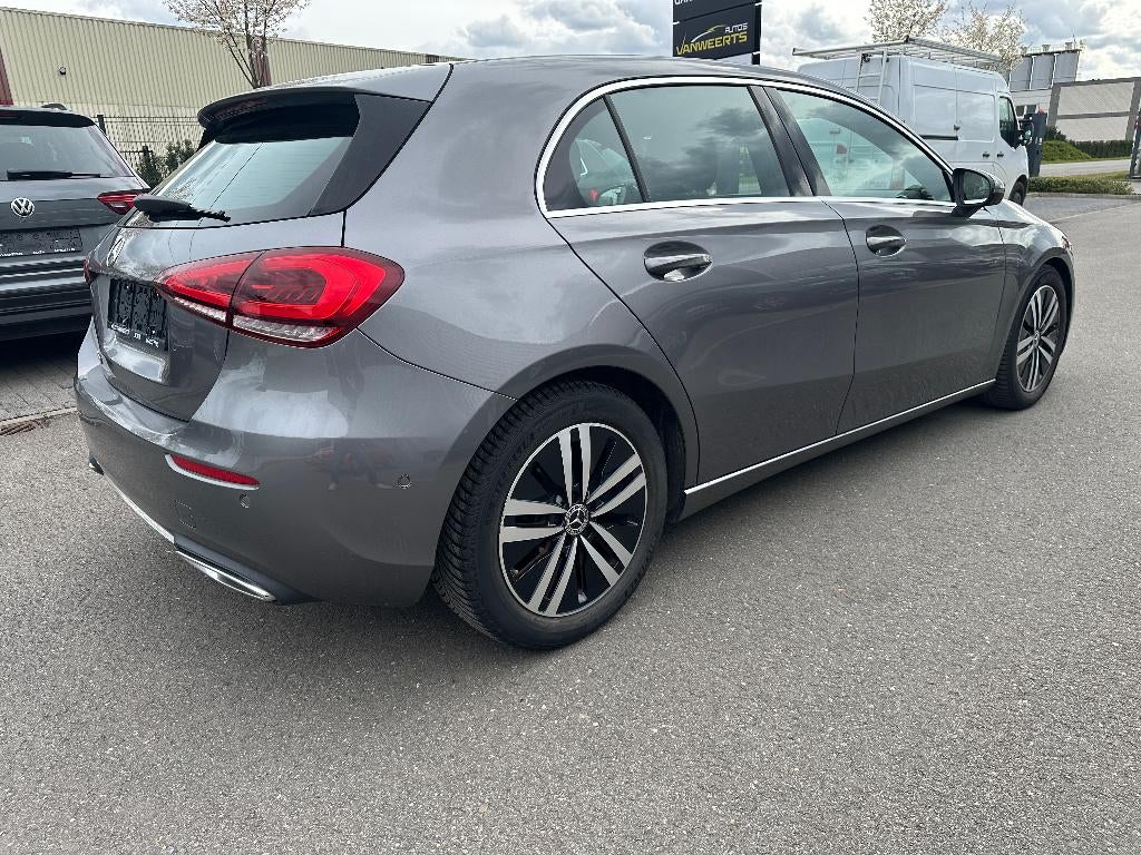 Mercedes A180, 1.3 benzine, LEDER/ CAMERA/ LED/ SFEERLICHT, Auto's, Mercedes-Benz, Voorwielaandrijving, Leder, Bedrijf, 5 deurs