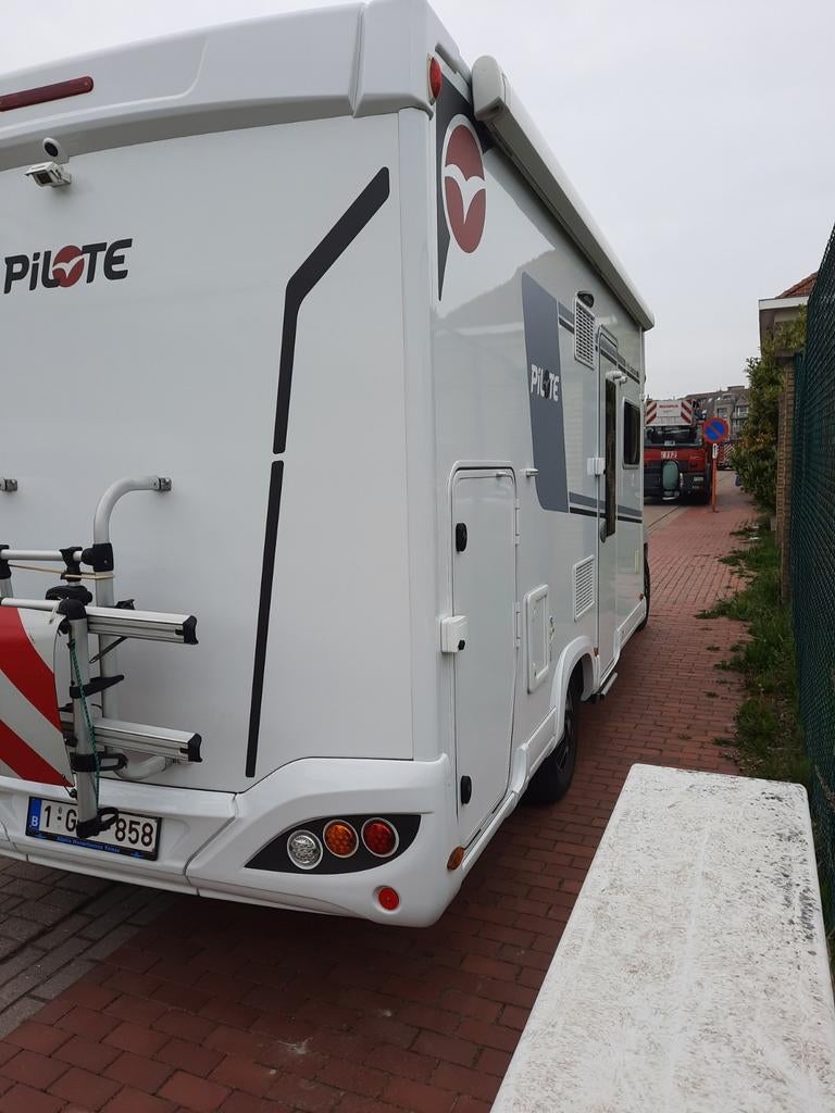 Motorhome pilote p696 expression citroen, Caravanes & Camping, Camping-cars, Jusqu'à 4, Boîte manuelle, Pilote, Réfrigérateur