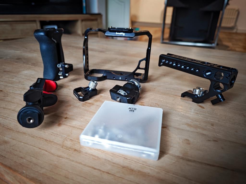 Cage complète Smallrig pour Sony A7 IV et A7 SIII, TV, Hi-fi & Vidéo, Appareils photo numériques, Enlèvement, Comme neuf, Sony