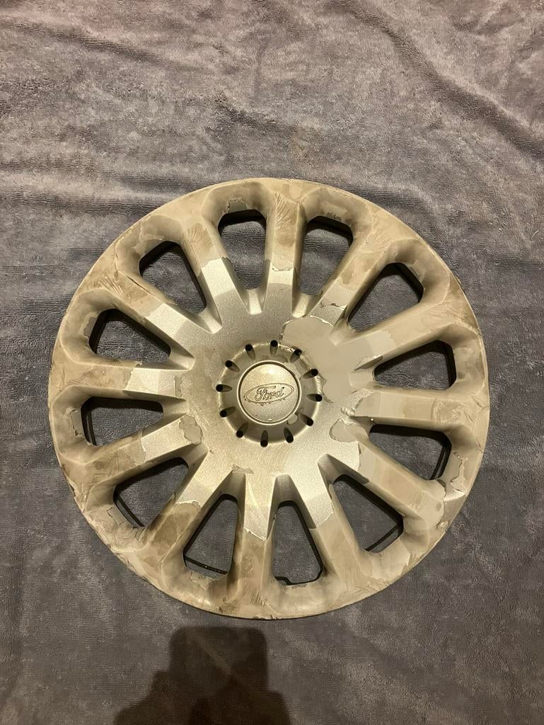 Enjoliveur Ford, Enlèvement, Utilisé