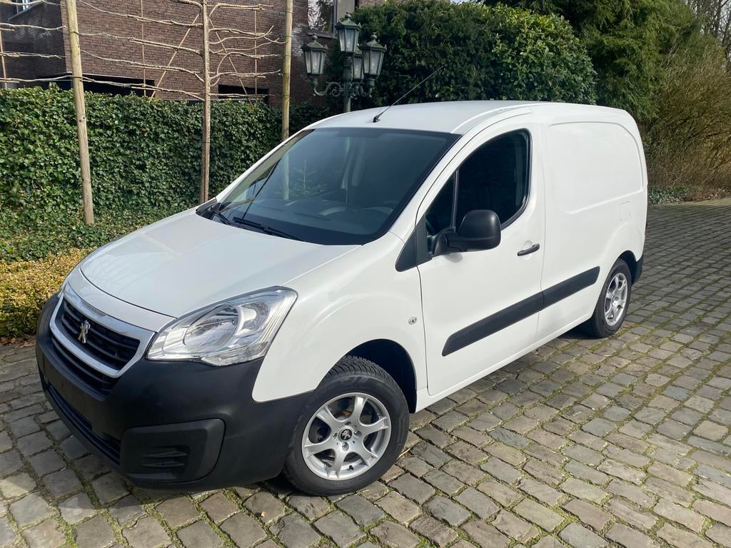 Peugeot partner 1,6 blue hdi euro 6 *77500 km, Auto's, Bestelwagens en Lichte vracht, Stof, Euro 6, Wit, Bedrijf