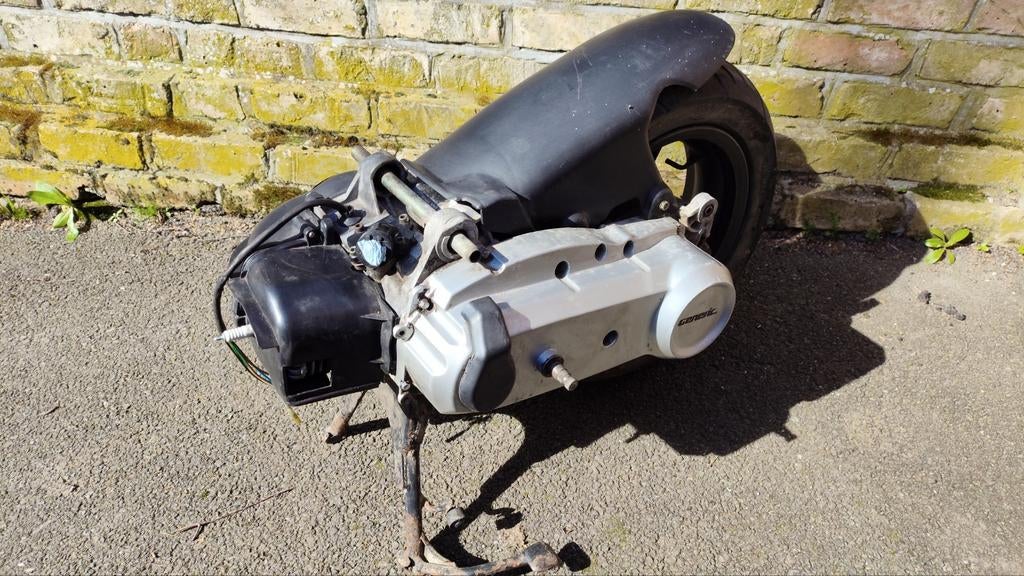 Motorbok van Generic, ook voor keeway, cpi, AGM,..., Vélos & Vélomoteurs, Enlèvement, Comme neuf, Bloc