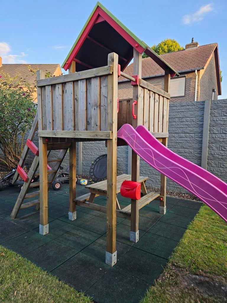 Speelhuis Dinowood, Enlèvement