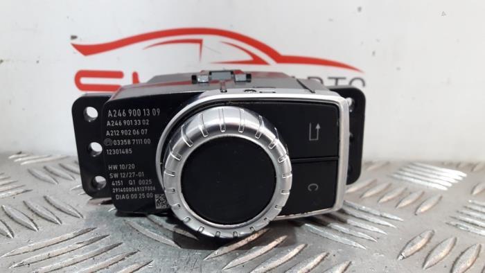 Bouton I-drive d'un Mercedes CLA, 3 mois de garantie, Utilisé, -, -