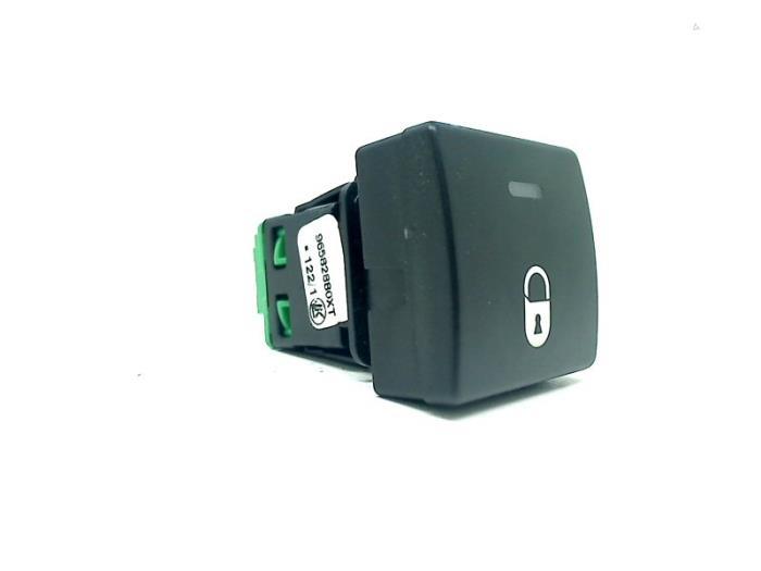 Commutateur verrouillage central des portes d'un Peugeot Par, Autos : Pièces & Accessoires, Autres pièces automobiles, Peugeot