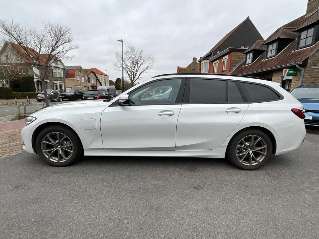 2021 BMW 330e Touring steptronic 330e BMW, Auto's, BMW, Automaat, Gebruikt, Overige brandstoffen, Bedrijf