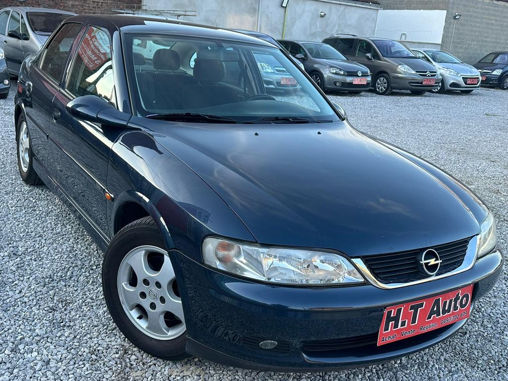 Opel vectra 1.6i essence /airco/88.000km ct ok, Entreprise, Boîte manuelle, Entretenue par le concessionnaire, Tissu