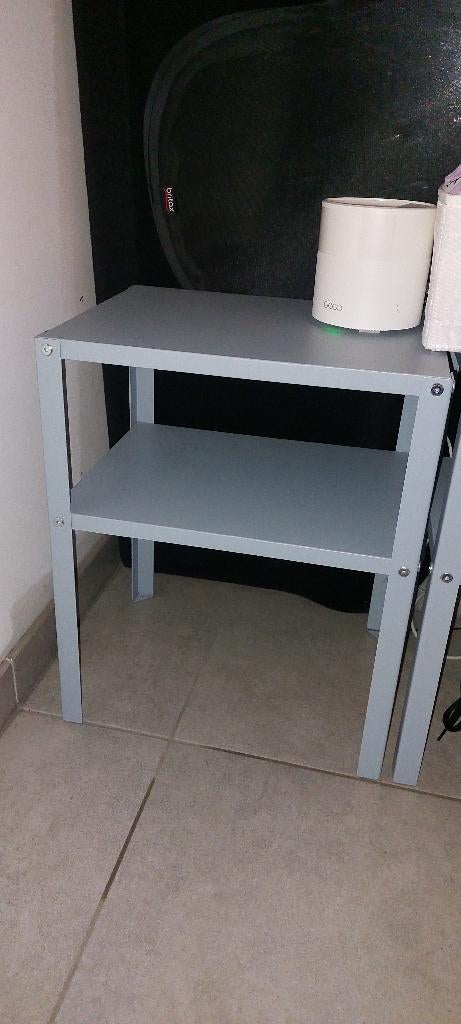 Nachtkastjes, Huis en Inrichting, Slaapkamer | Nachtkastjes, Ophalen, Metaal of Aluminium, Zo goed als nieuw, 45 tot 65 cm