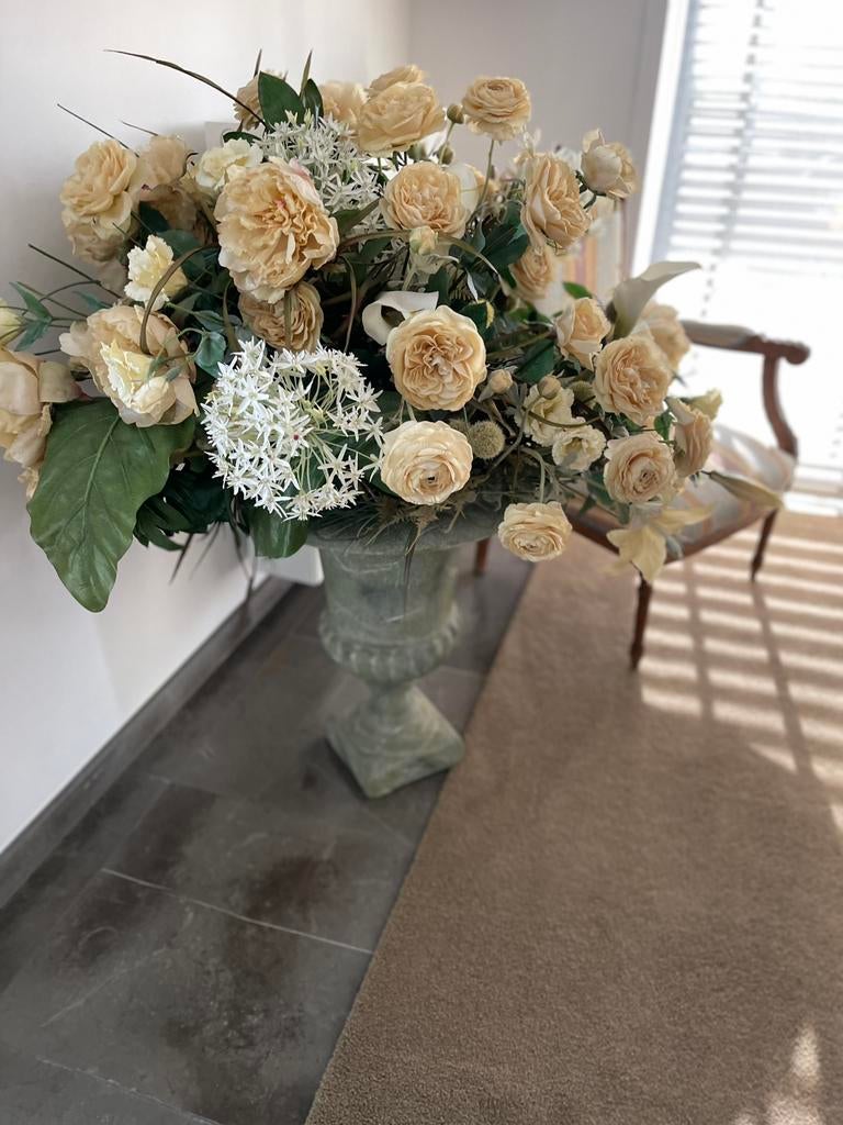 Kunstbloemen varia+ vaas, Ophalen, Zo goed als nieuw